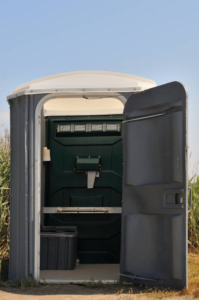 Best Portable toilet rental cost  in Petersburg, IL